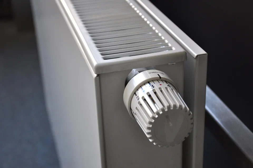 Radiator heating flat radiators